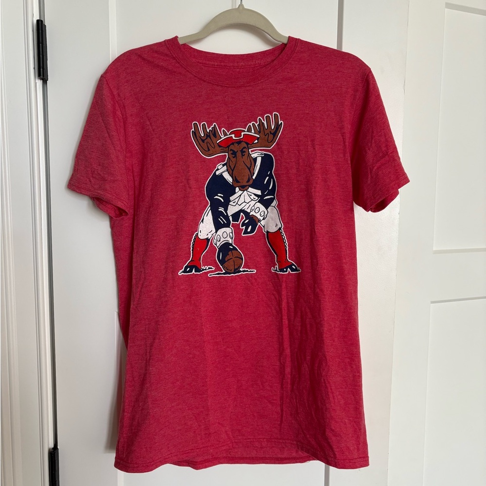 Red Graphic T-Shirt with Patriots / Moose Design